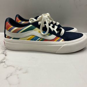 Boys Vans - NWT - women’s 5, men’s 3.5